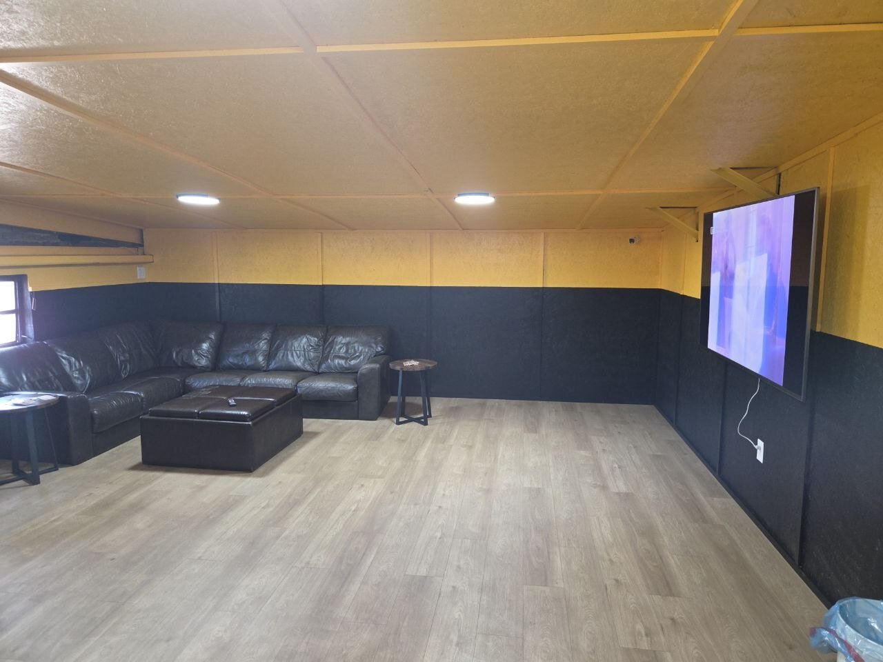 Waiting on a Truck Repair in Matthews, NC? Use Our Driver Lounge 1 Driver lounge for drivers waiting on a truck repair at Truck Pit Stop in Matthews, NC
